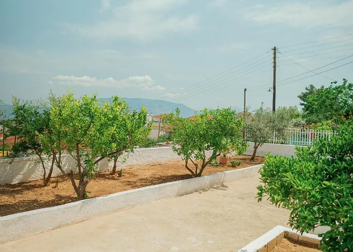 Akanthos House Corinth