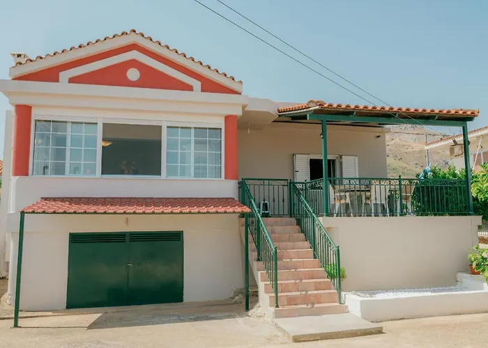 Daire Akanthos House